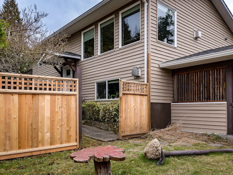 5435 Mills Road, Sechelt, BC, V7Z 0M3