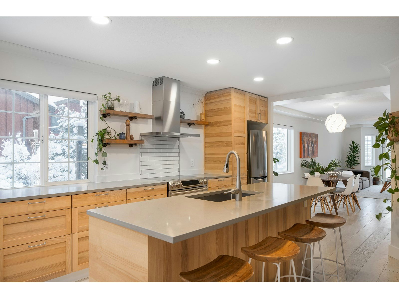 2015 Smoke Bluff Road, Squamish, BC, V8B 0B7