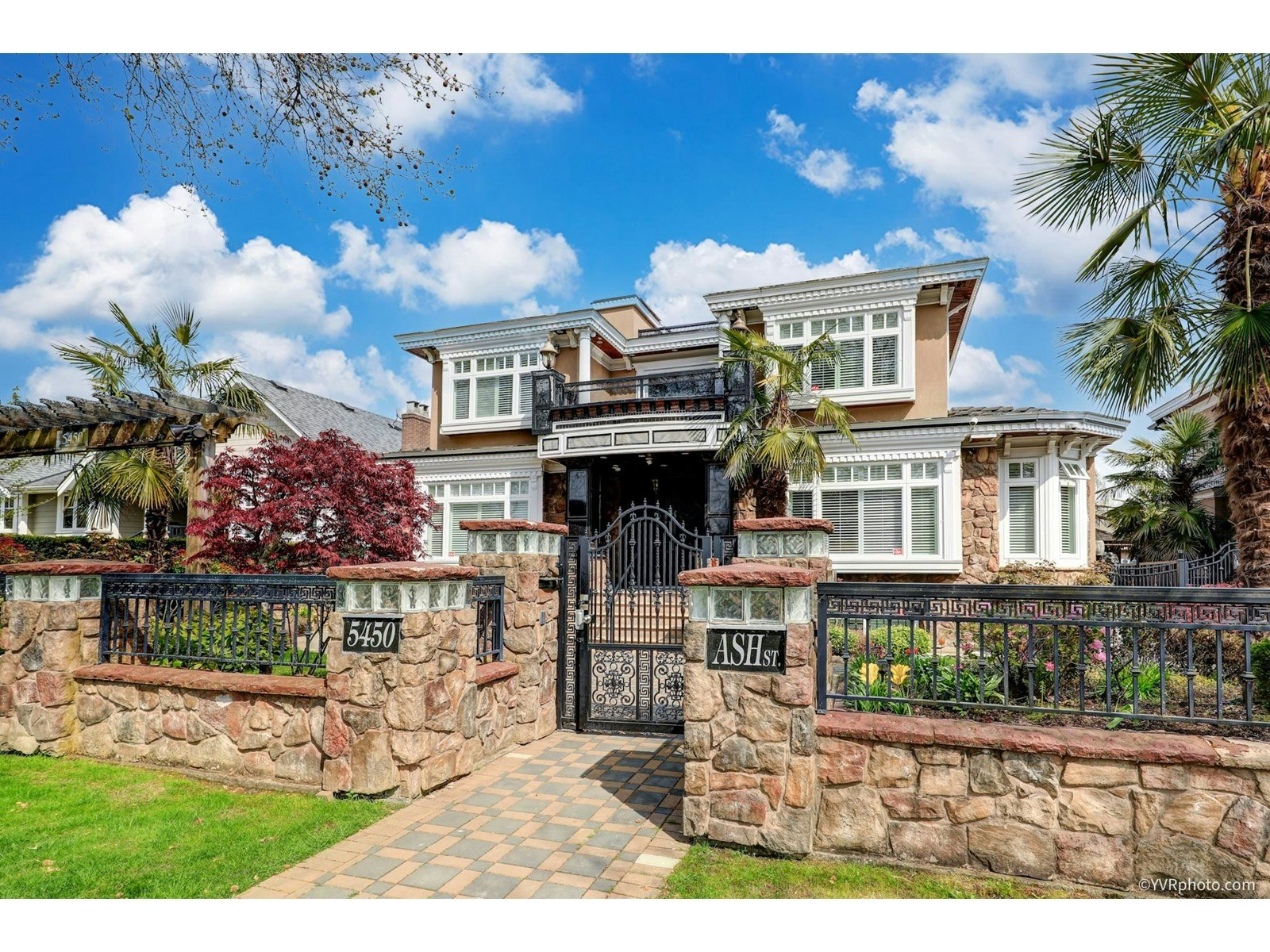 5450 Ash Street, Vancouver, BC, V5Z 3G6