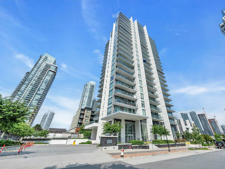 605-4465 Juneau Street, Burnaby, BC, V5C 0L8