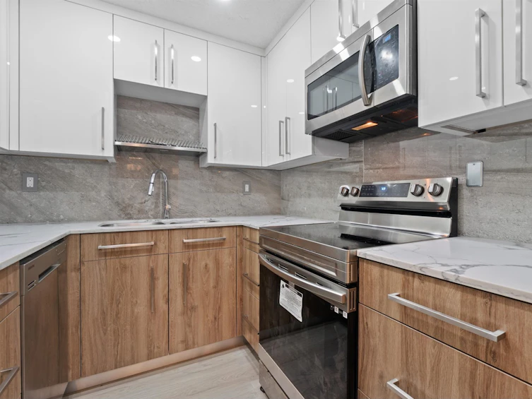 202-1040 Pacific Street, Vancouver, BC, V6E 4C1