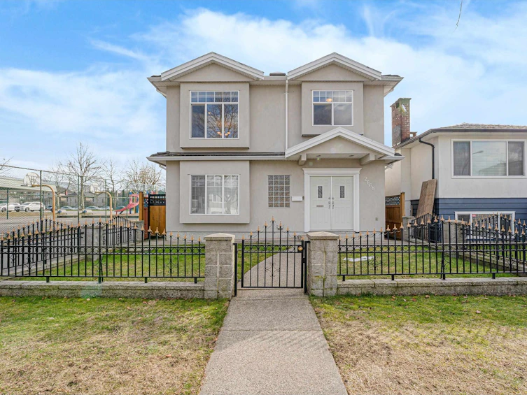 2668 Parker Street, Vancouver, BC, V5K 2T4