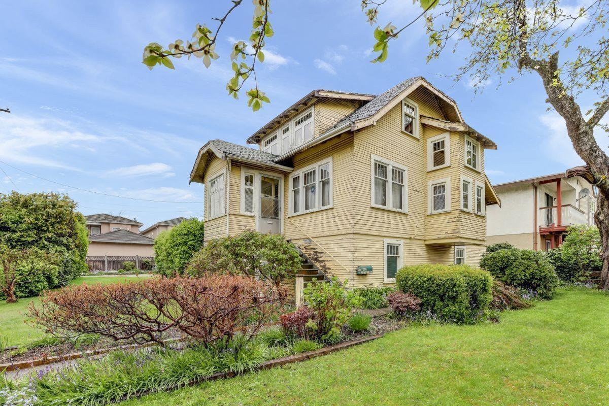 7386 Humphries Avenue, Burnaby, BC, V3N 3E5
