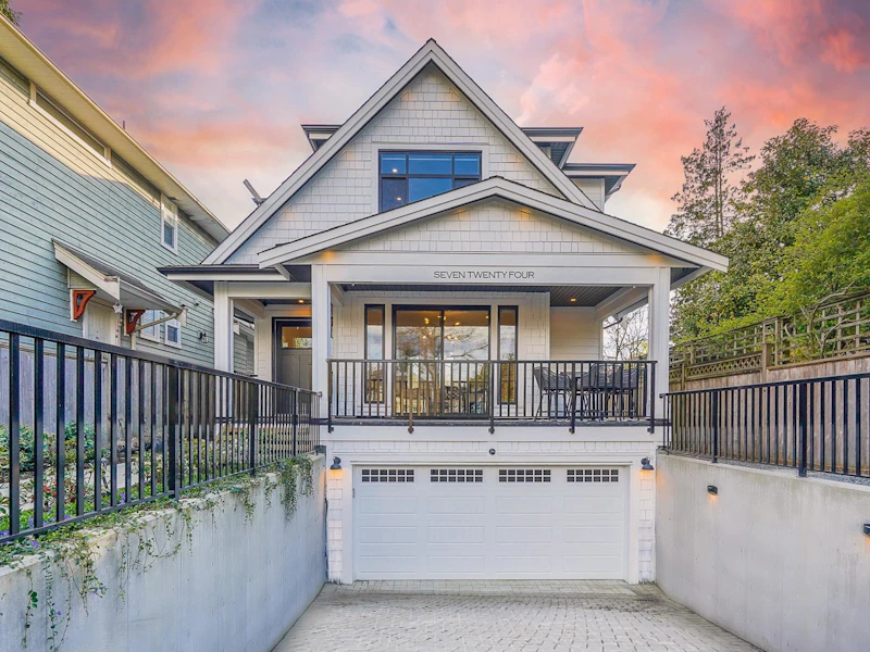 724 Fifth Street, New Westminster BC V3L 2Y3