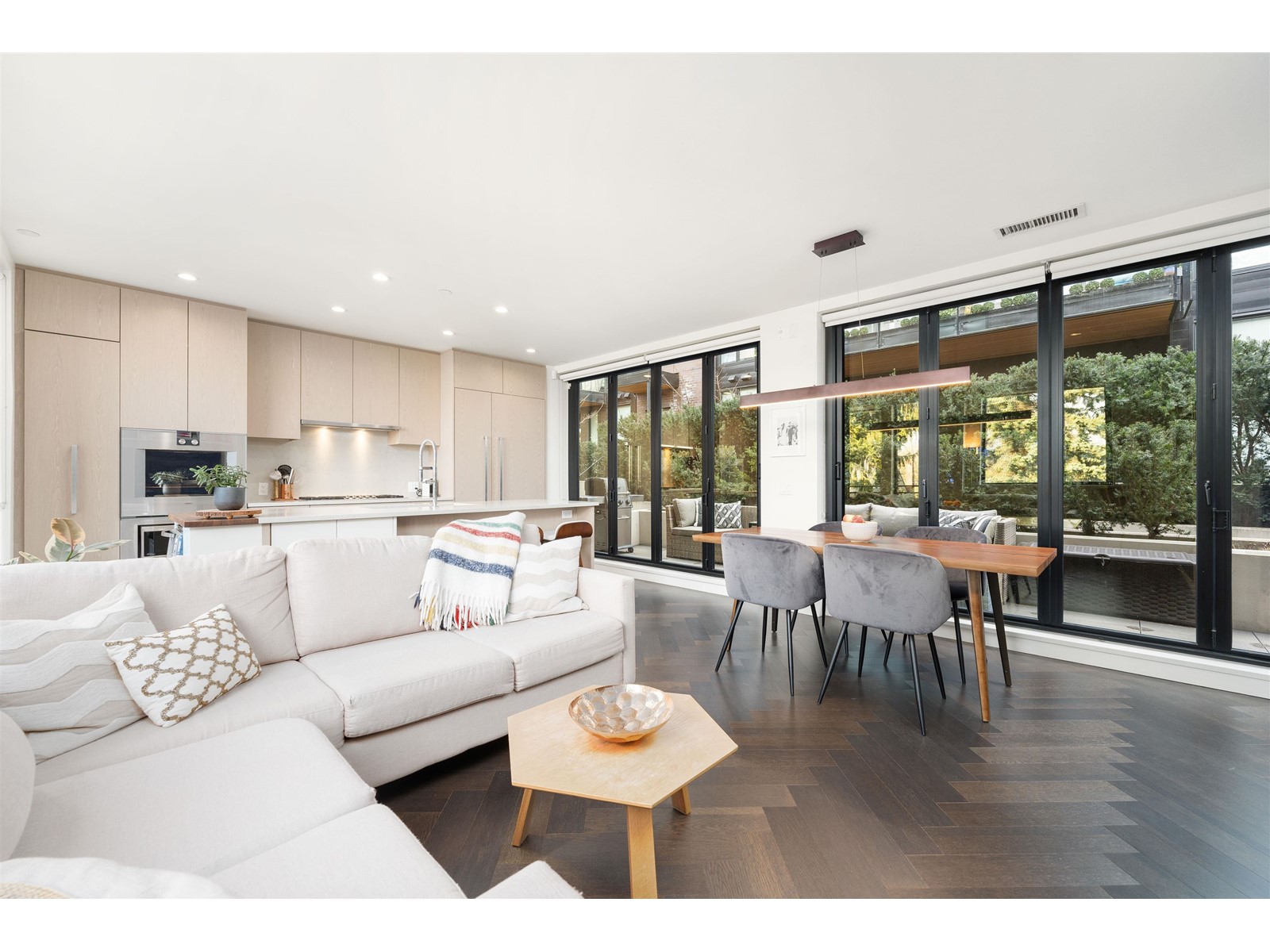 4085 Ash Street, Vancouver, BC, V5Z 3G1