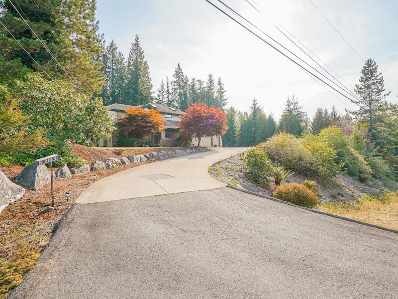26110 127th Avenue, Maple Ridge BC V2W 1C3
