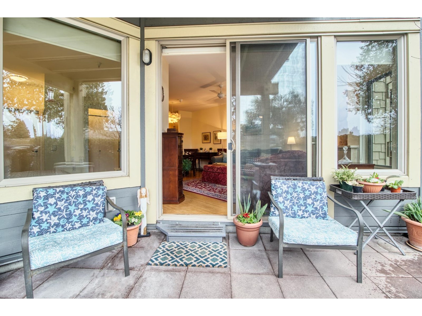 111-5160 Davis Bay Road, Sechelt, BC, V7Z 0H3