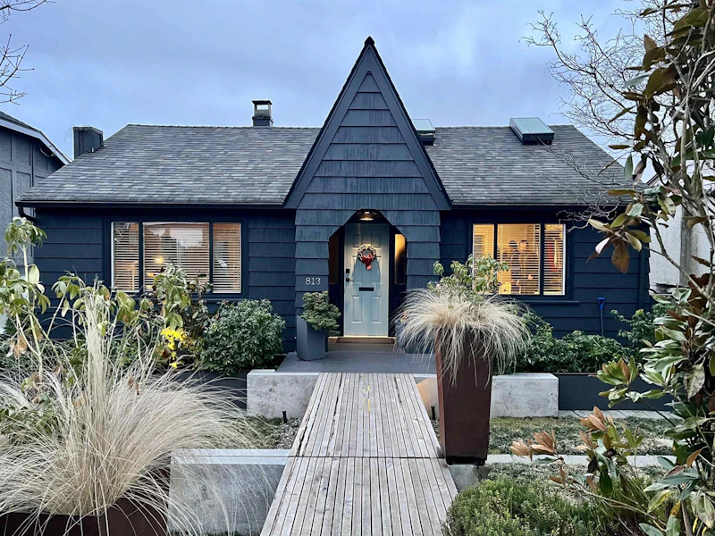 813 E 7th Street, North Vancouver BC V7L 1S8