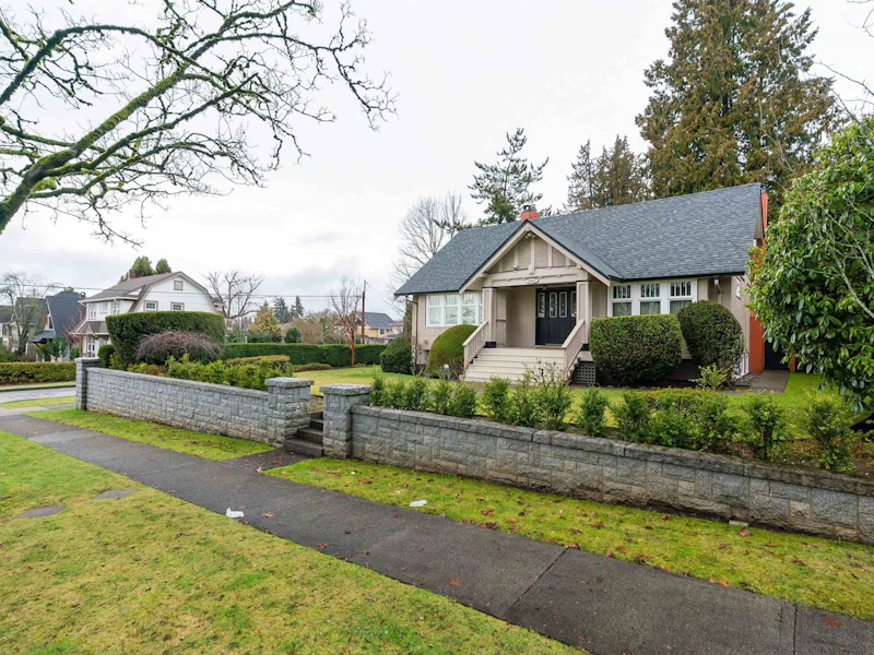 1887 W 45th Avenue, Vancouver BC V6M 2H5