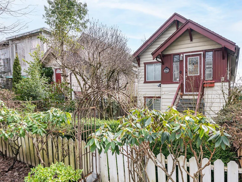 442 E 16th Avenue, Vancouver BC V5T 2T9