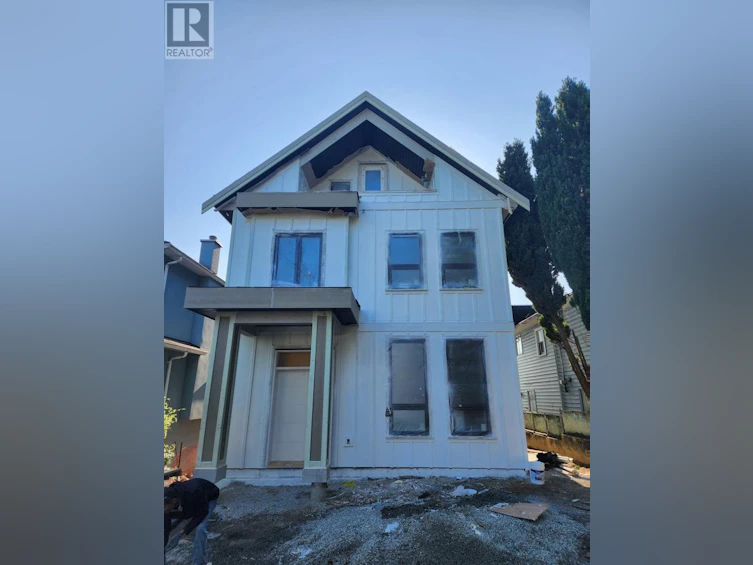 1152 Rossland Street, Vancouver, BC, V5K 4A1