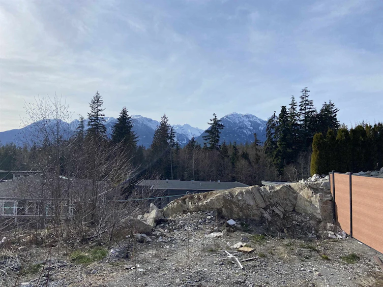 15-3385 Mamquam Road, Squamish, BC, V8B 0E3