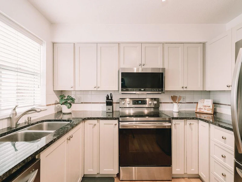 3 - 2450 Hawthorne Avenue, Port Coquitlam BC V3C 6B3