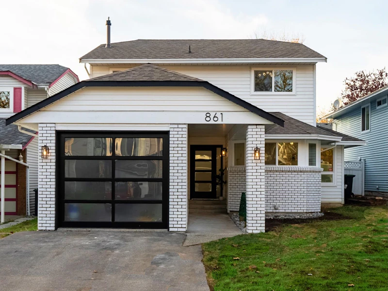 861 Porteau Place, North Vancouver BC V7H 2P8