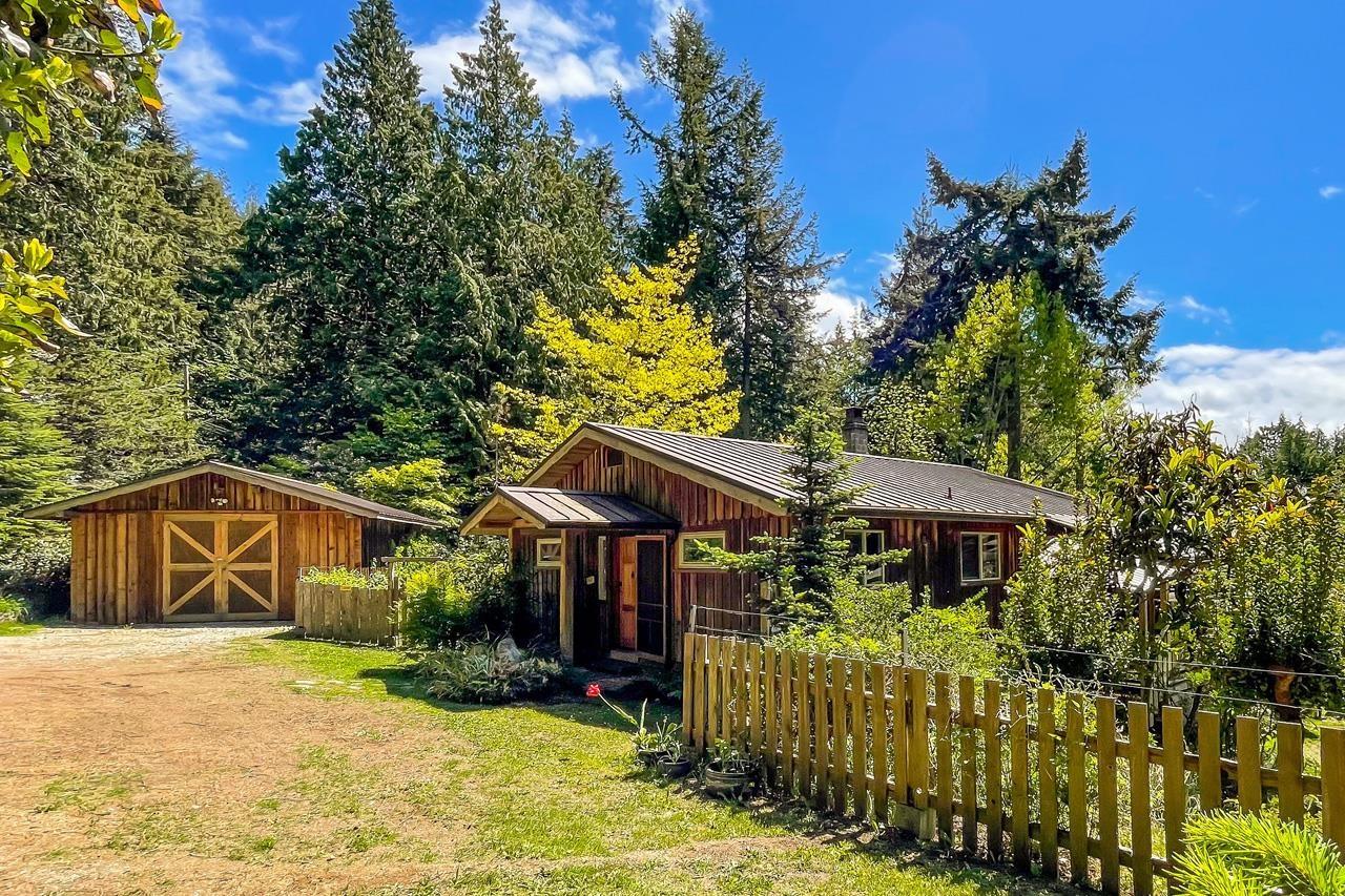 833 Byng Road, Roberts Creek, BC, V0N 2W6