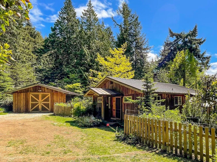 833 Byng Road, Roberts Creek, BC, V0N 2W6