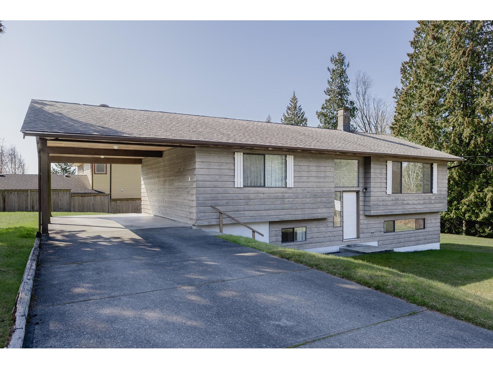 1325 Fairview Road, Gibsons, BC, V0N 1V3