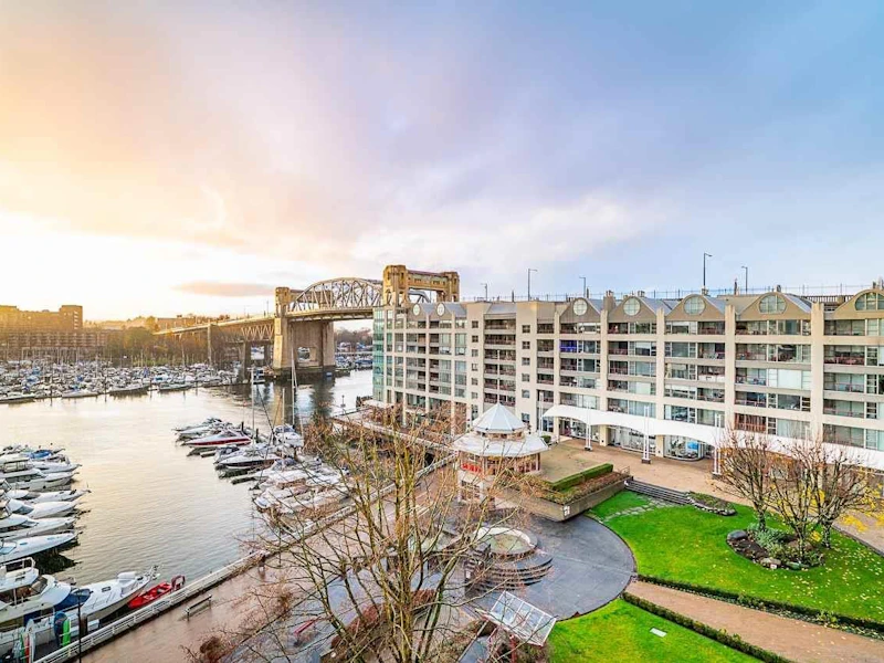506 - 990 Beach Avenue, Vancouver BC V6Z 2N9