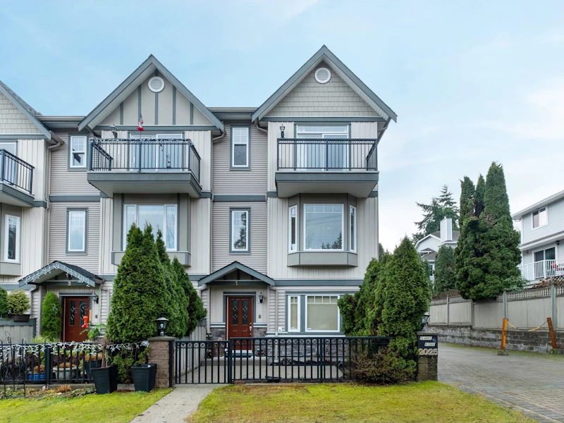 1 - 2025 Clarke Street, Port Moody BC V3H 1Y3