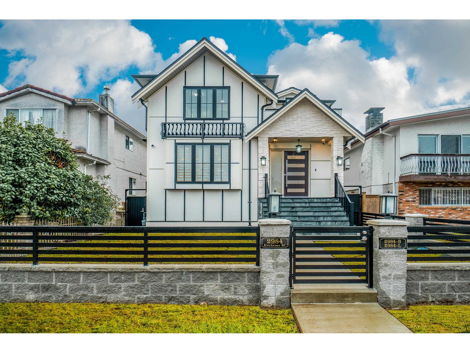 2984 Kitchener Street, Vancouver, BC, V5K 3E5