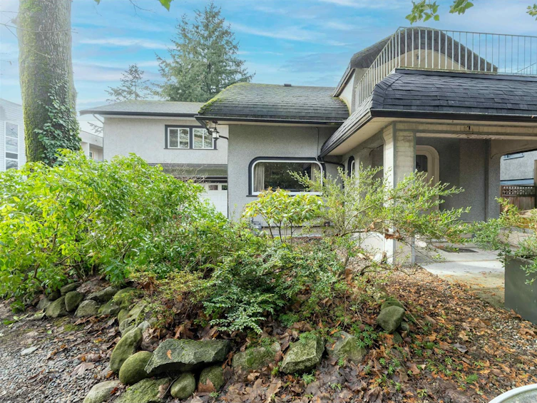530 Eleventh Street, New Westminster, BC, V3M 4G3