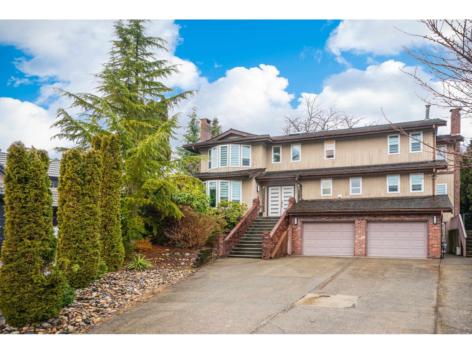 2220 Windwood Place, Burnaby, BC, V5A 4E9