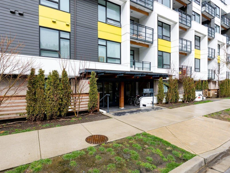 108 - 3038 St George Street, Port Moody BC