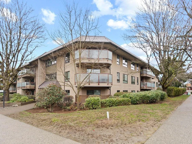212 - 2150 Brunswick Street, Vancouver BC V5T 3L5