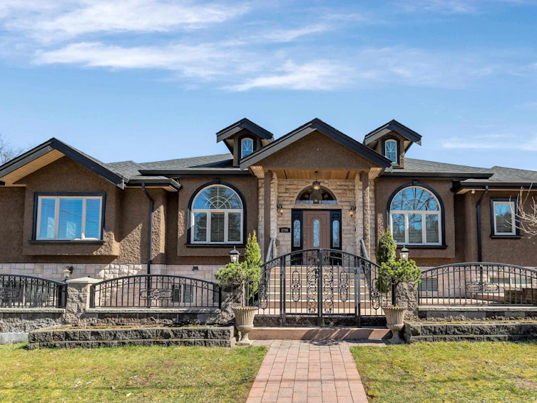 2701 St George Street, Port Moody, BC, V3H 2H1