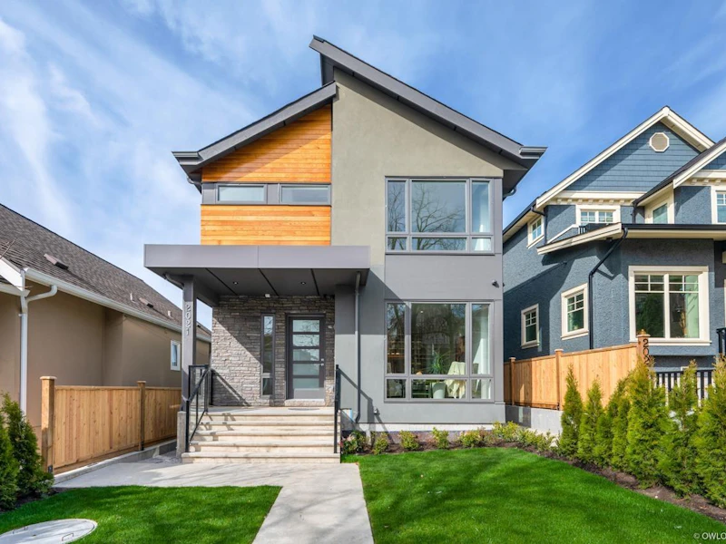 2021 E 4th Avenue, Vancouver BC V5N 1K5