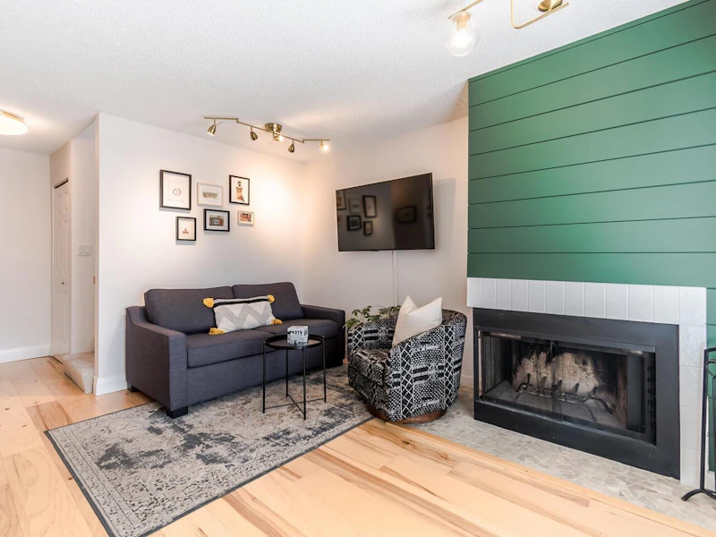 316 - 4323 Gallant Avenue, North Vancouver BC V7G 2C1