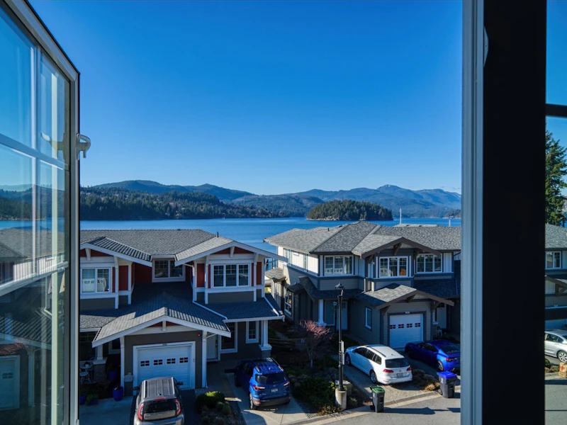 5984 Beachgate Lane, Sechelt BC