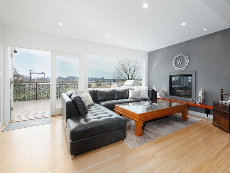 1095 West Keith Road, North Vancouver, BC, V7P 1Y6
