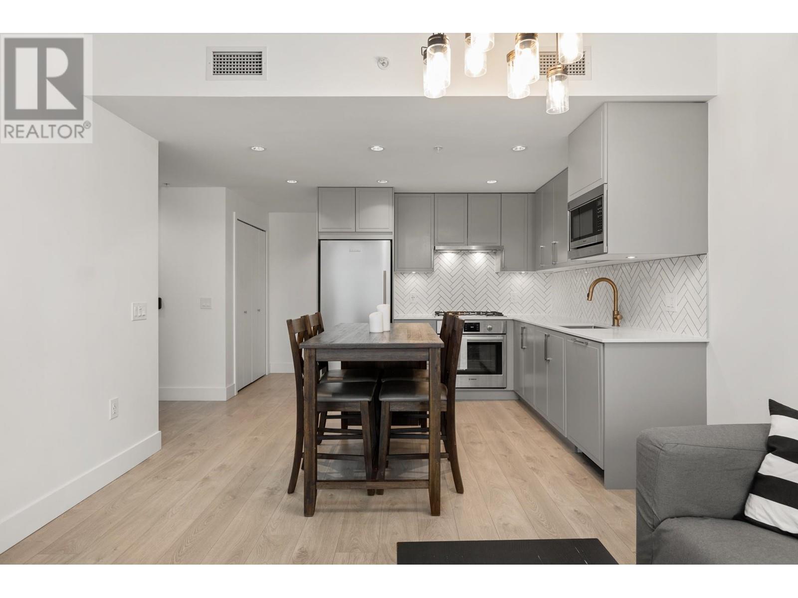 318-2435 Kingsway, Vancouver, BC, V5R 5G8