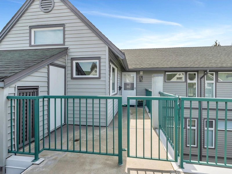 302 - 4885 53rd Street, Delta BC V4K 2Z3