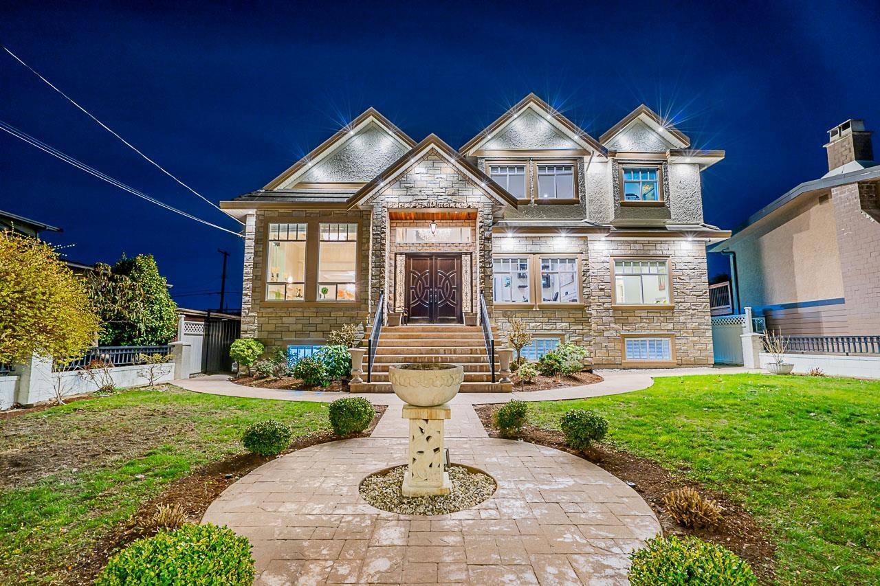 8768 Armstrong Avenue, Burnaby, BC, V3N 2H7