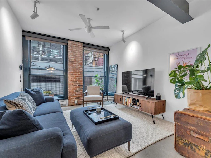 204 - 53 W Hastings Street, Vancouver BC V6B 1G4