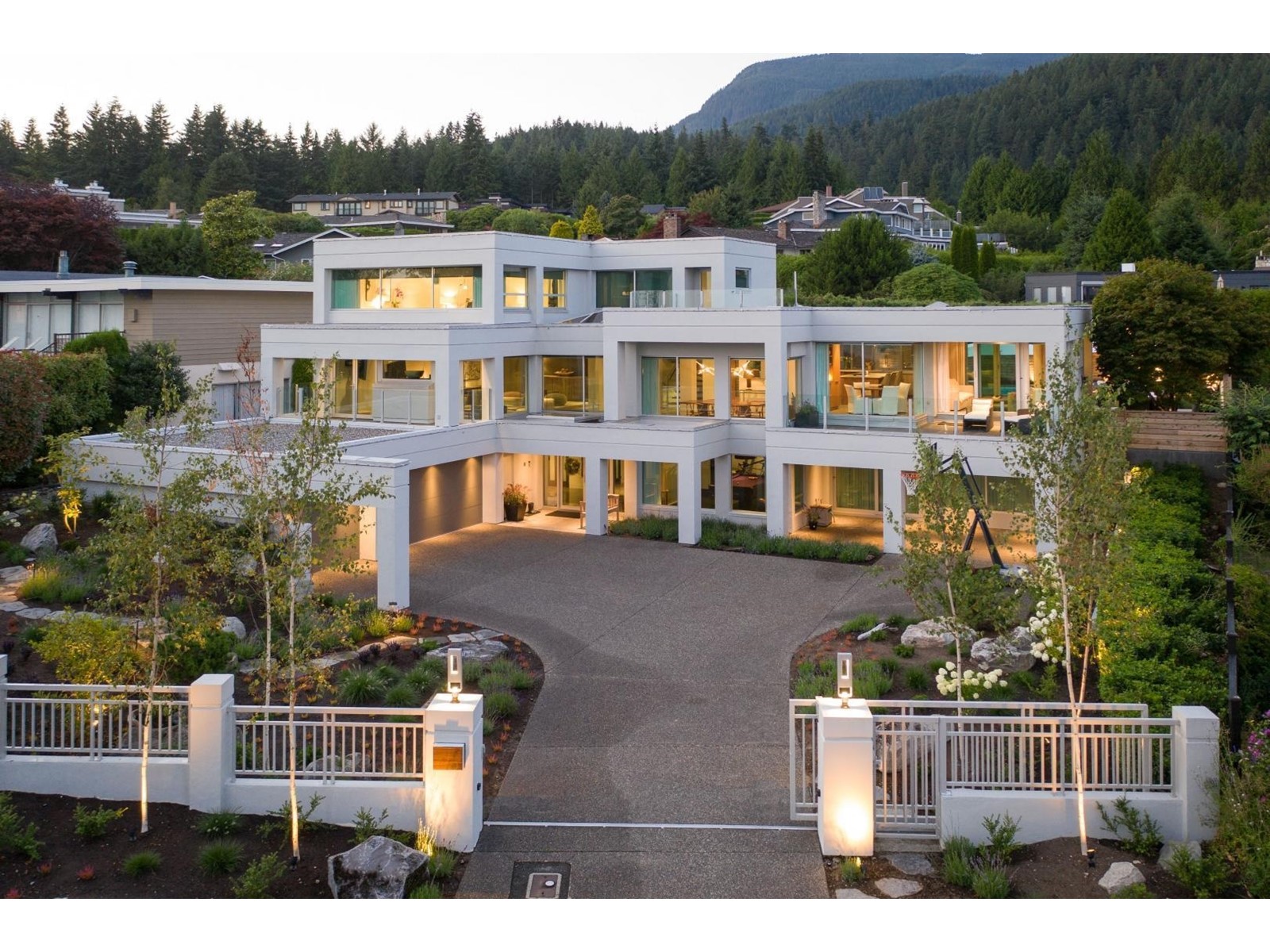 4254 Rockridge Road, West Vancouver, BC, V7W 1A5