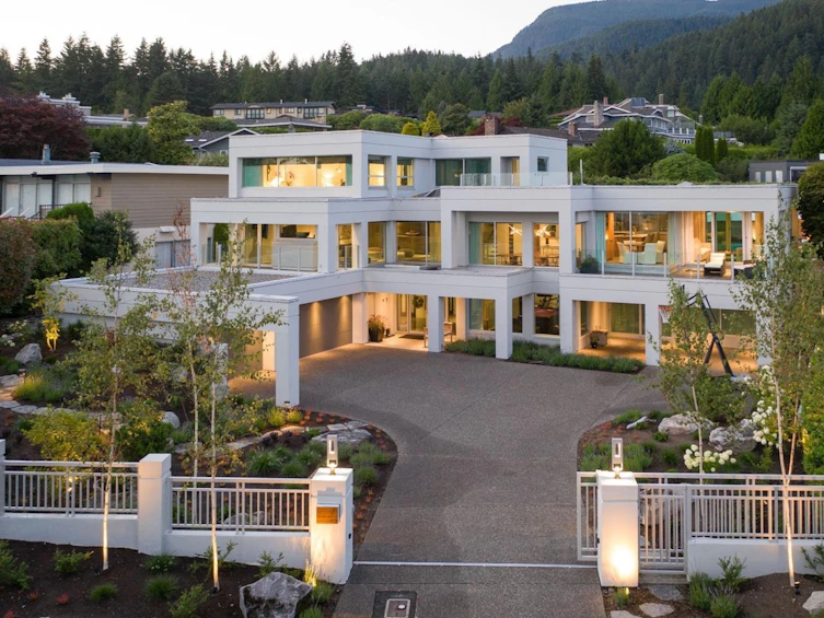 4254 Rockridge Road, West Vancouver, BC, V7W 1A5