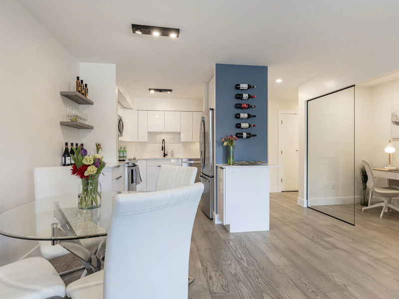 303 - 607 E 8th Avenue, Vancouver BC V5T 1T2
