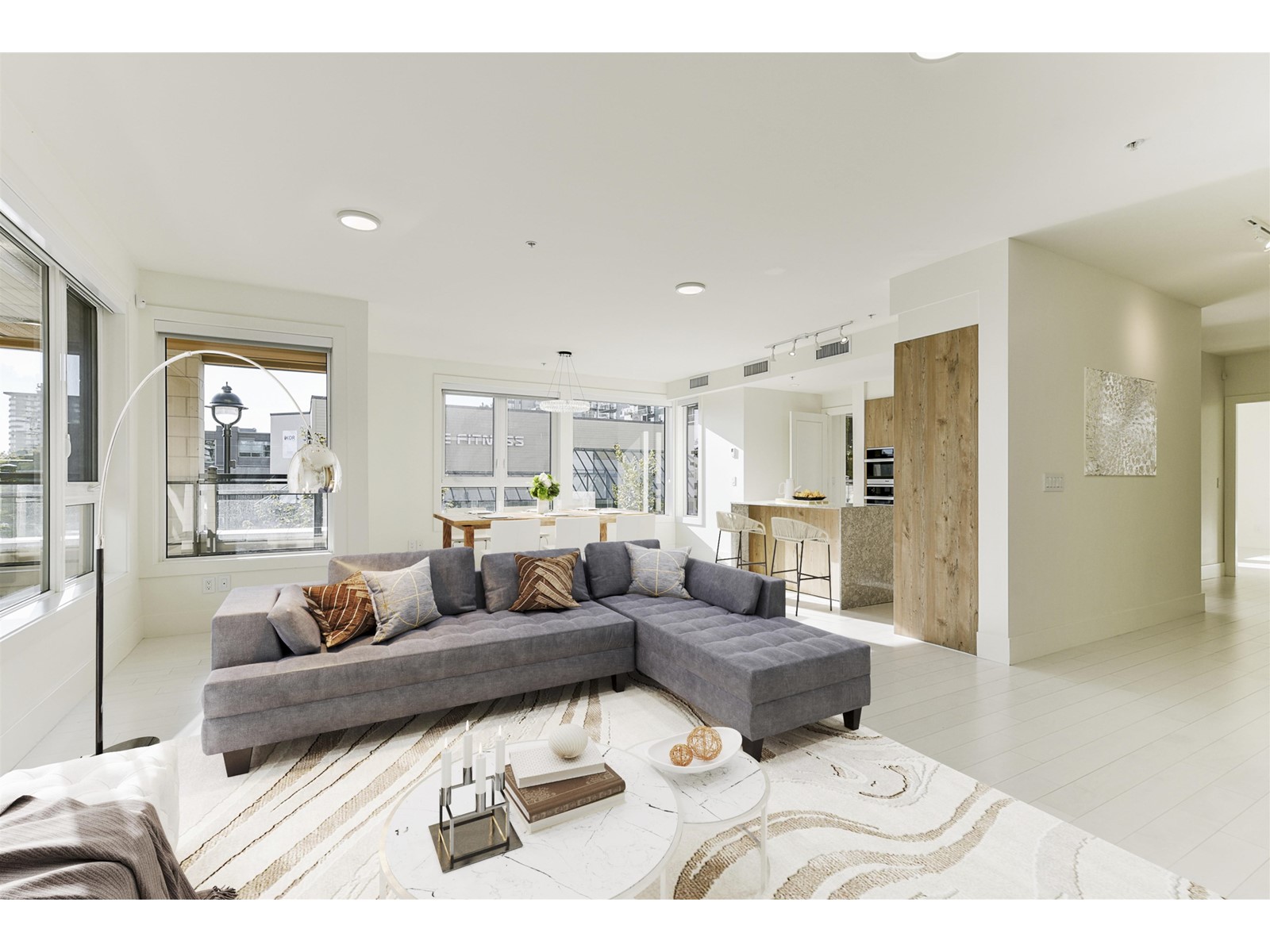 203-522 15th Street, West Vancouver, BC, V7V 0B7