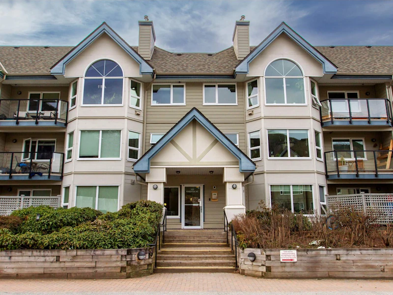 106 - 1466 Pemberton Avenue, Squamish BC V8B 0K1