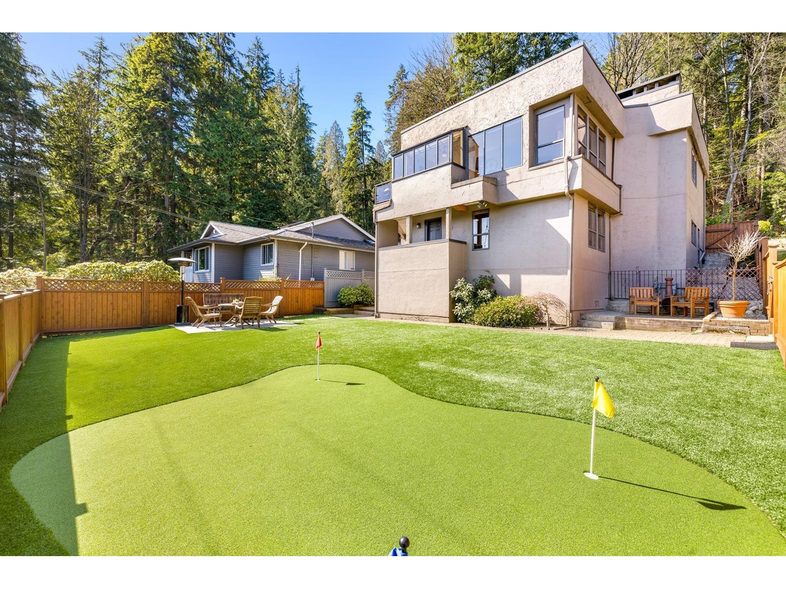 4225 Cliffmont Road, North Vancouver, BC, V7G 1J2