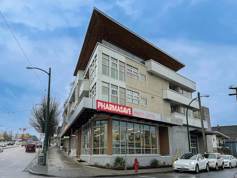204 - 4338 Commercial Street, Vancouver BC V5N 4G6