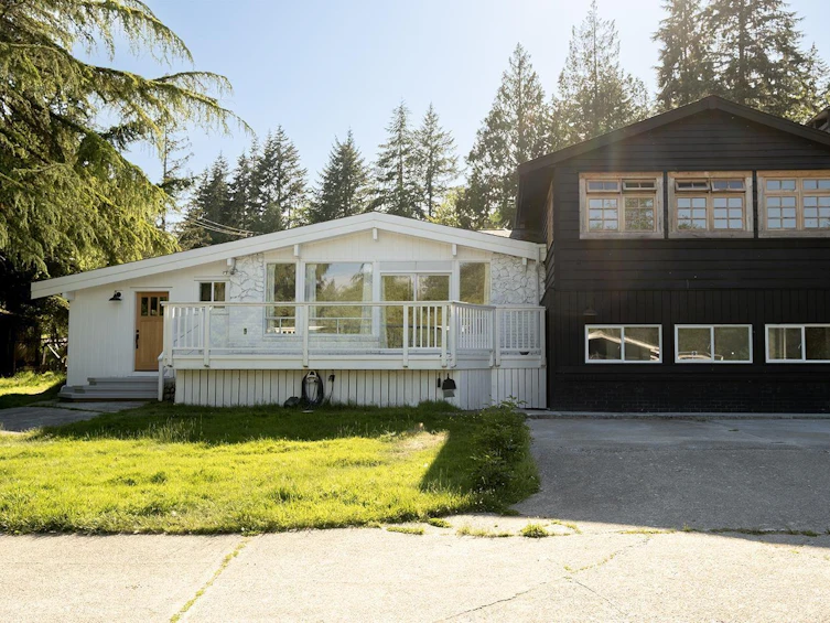 1191 North Road, Gibsons, BC, V0N 1V1
