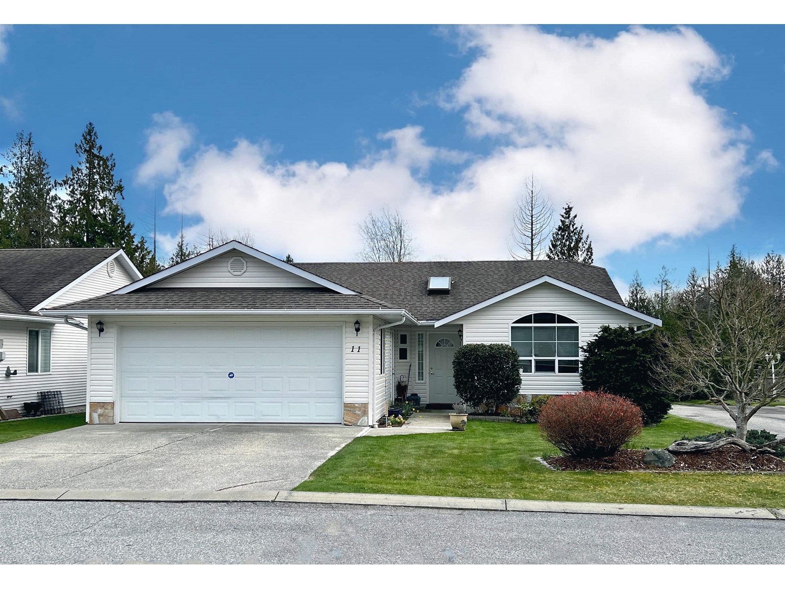 11-535 Shaw Road, Gibsons, BC, V0N 1V8