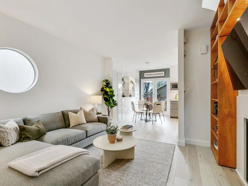 1172 E Pender Street, Vancouver BC V6A 1W5
