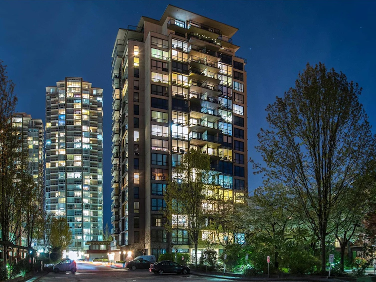 1005-2959 Glen Drive, Coquitlam, BC, V3B 0B8