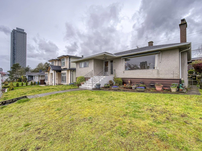 4741 Ridgelawn Drive, Burnaby BC V5C 3Y1