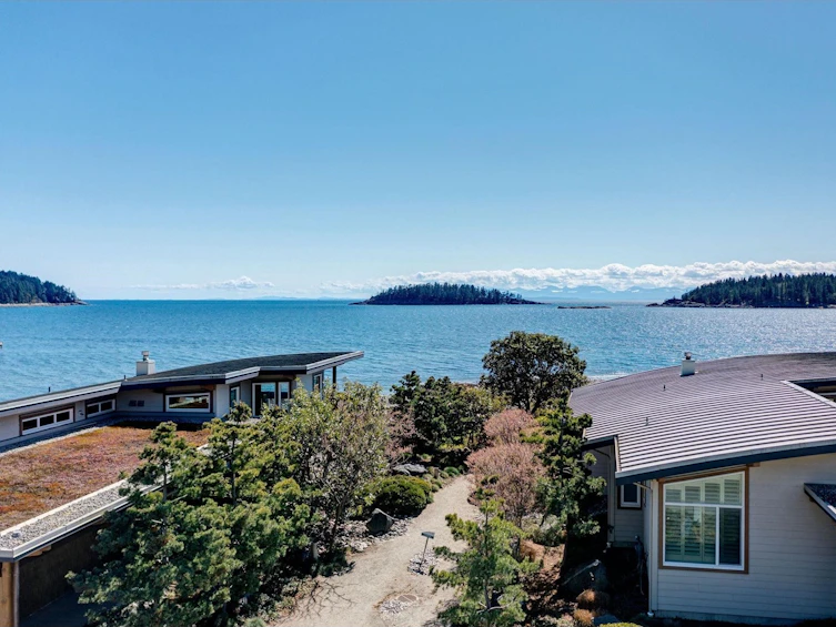 5379 Wakefield Beach Lane, Sechelt, BC, V7Z 0T6